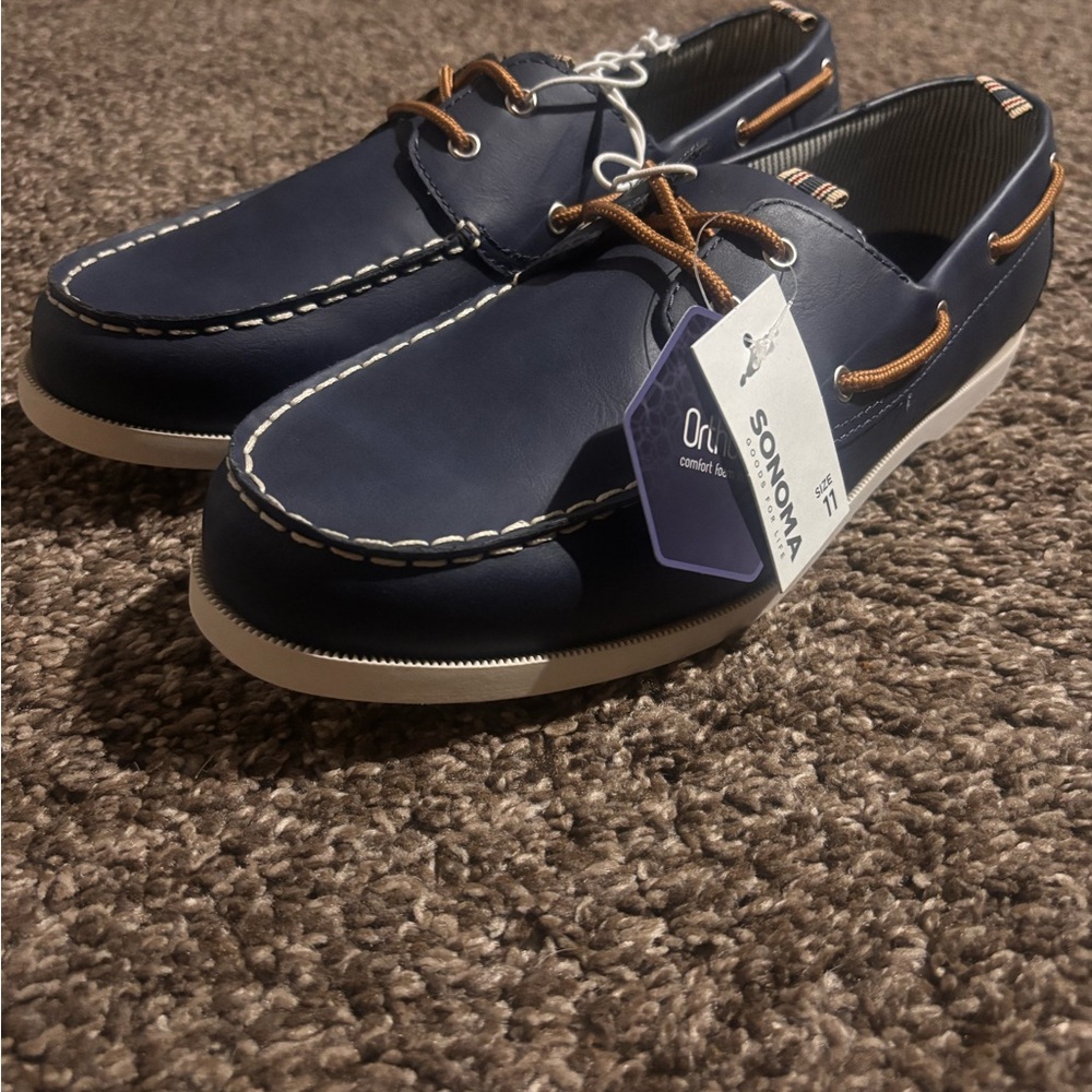 Sonoma Men's Dark Blue Boat Shoes with Brown Accents